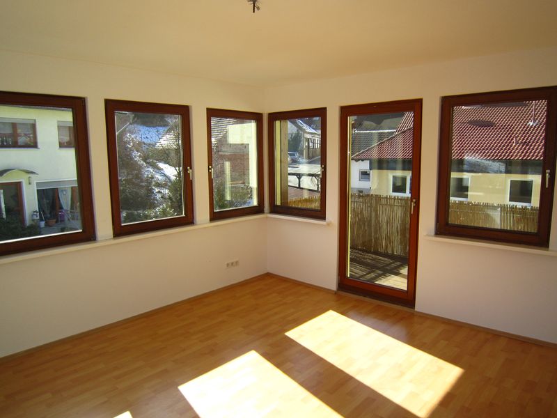 Helle 3,5 Zimmer Wohnung mit Balkon im Grünen